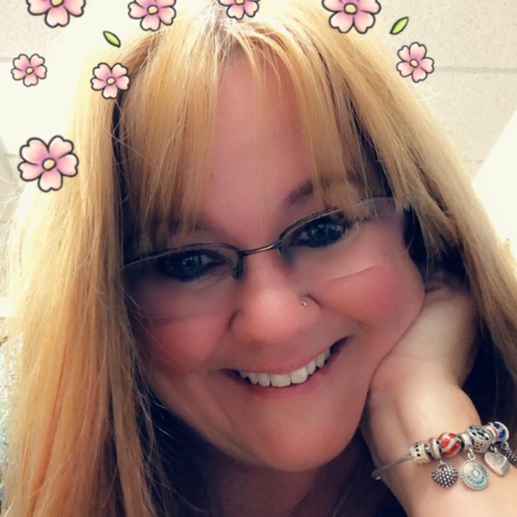 Meet your Posher, Terra - Picture 1 of 3